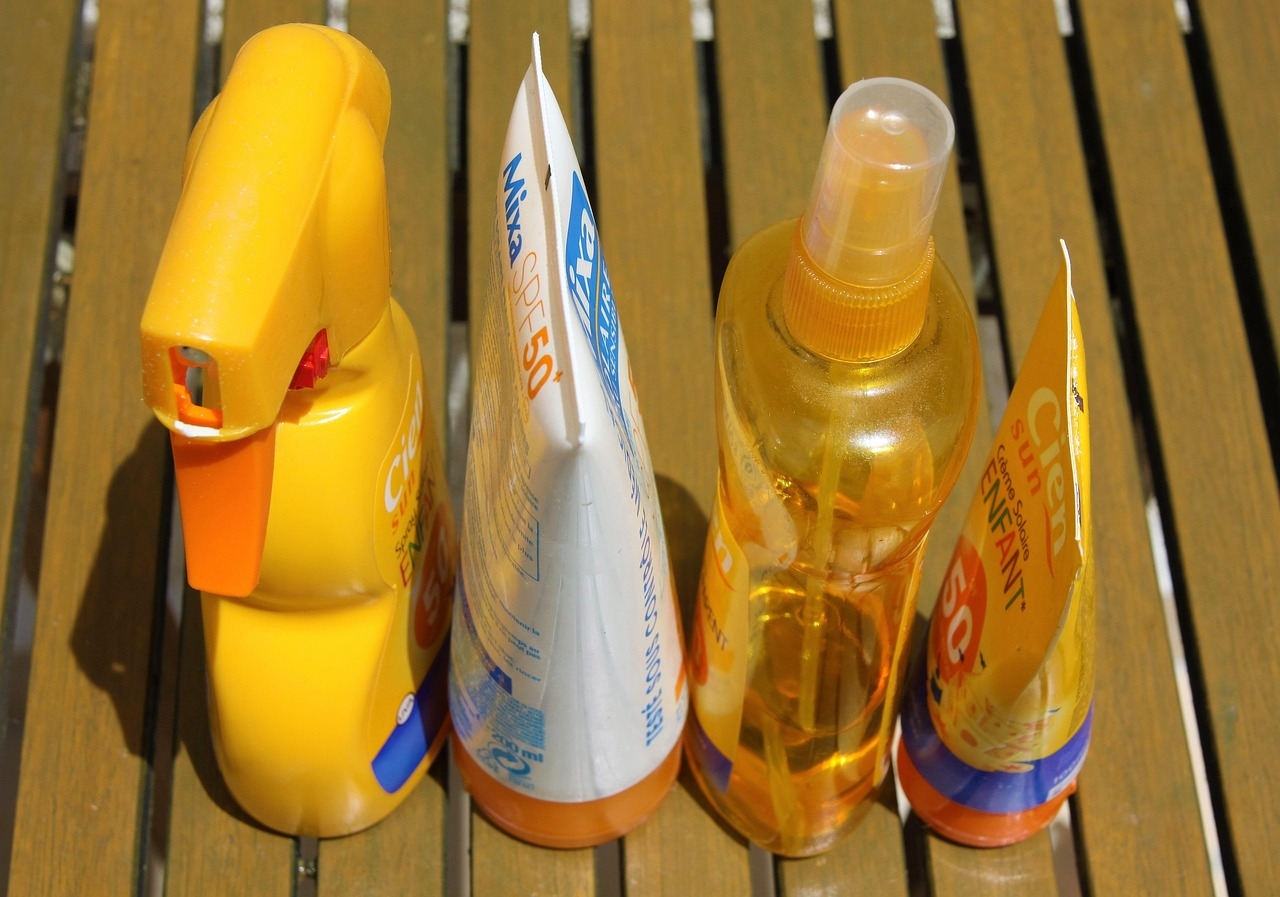 Oily Skin Sunscreen: 10 Best Non-Greasy Picks No White Cast